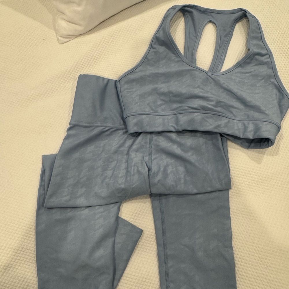 Carbon38 Blue Leggings and Sports Bra Set